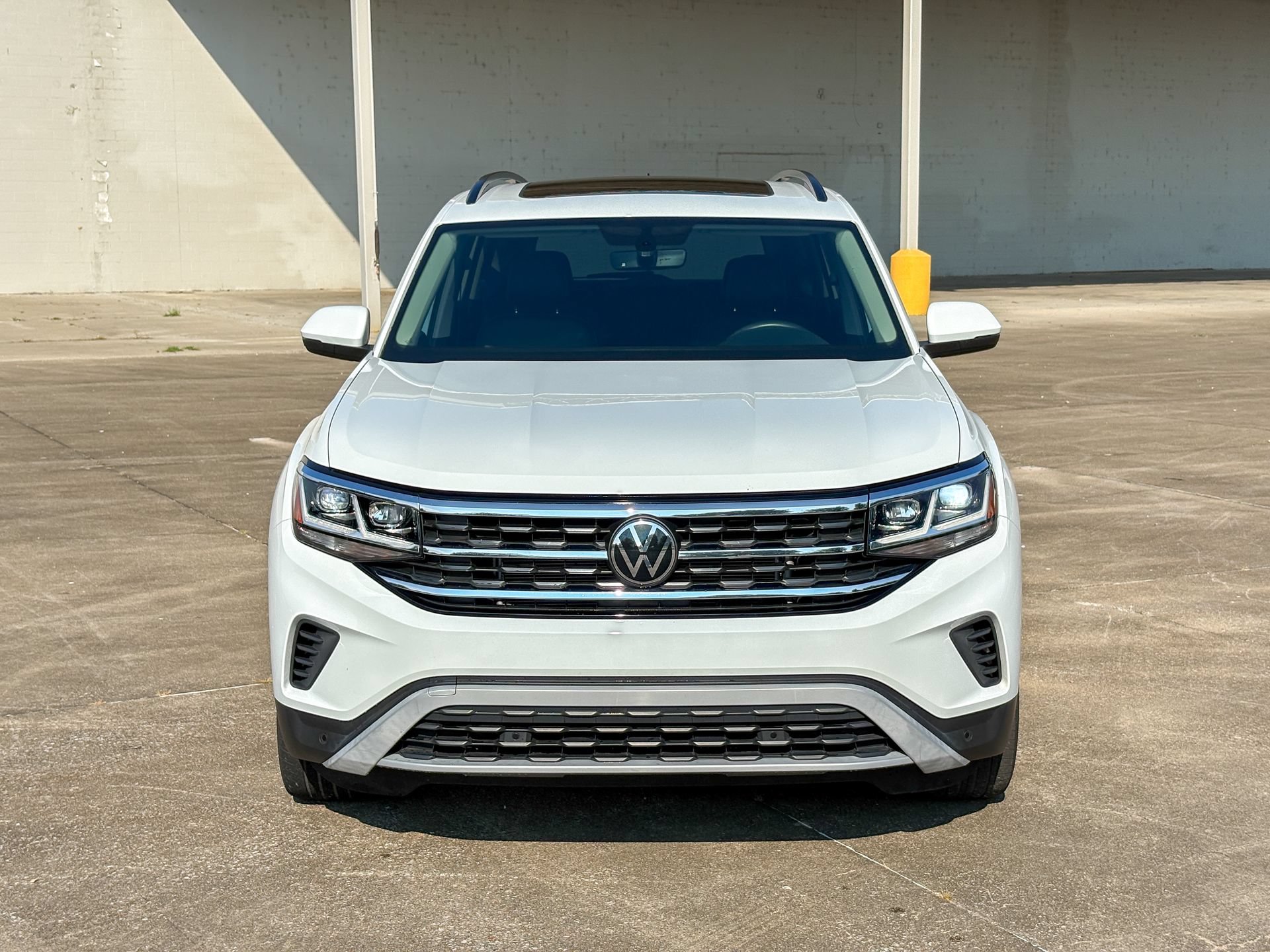 Used 2023 Volkswagen Atlas SE w/ Panoramic Sunroof Package FWD image 4
