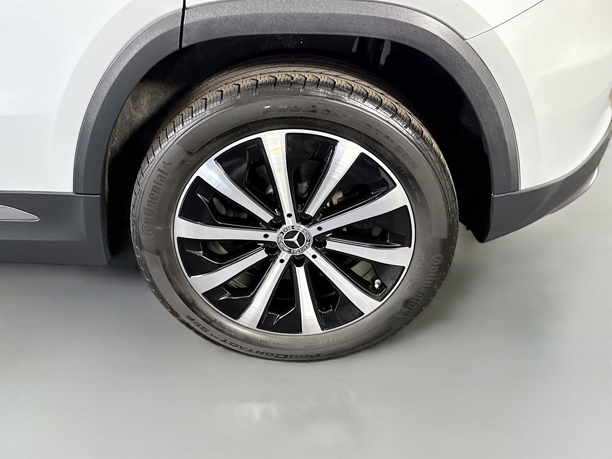 Used 2023 Mercedes-Benz GLA 250 4MATIC w/ Premium Package image 37