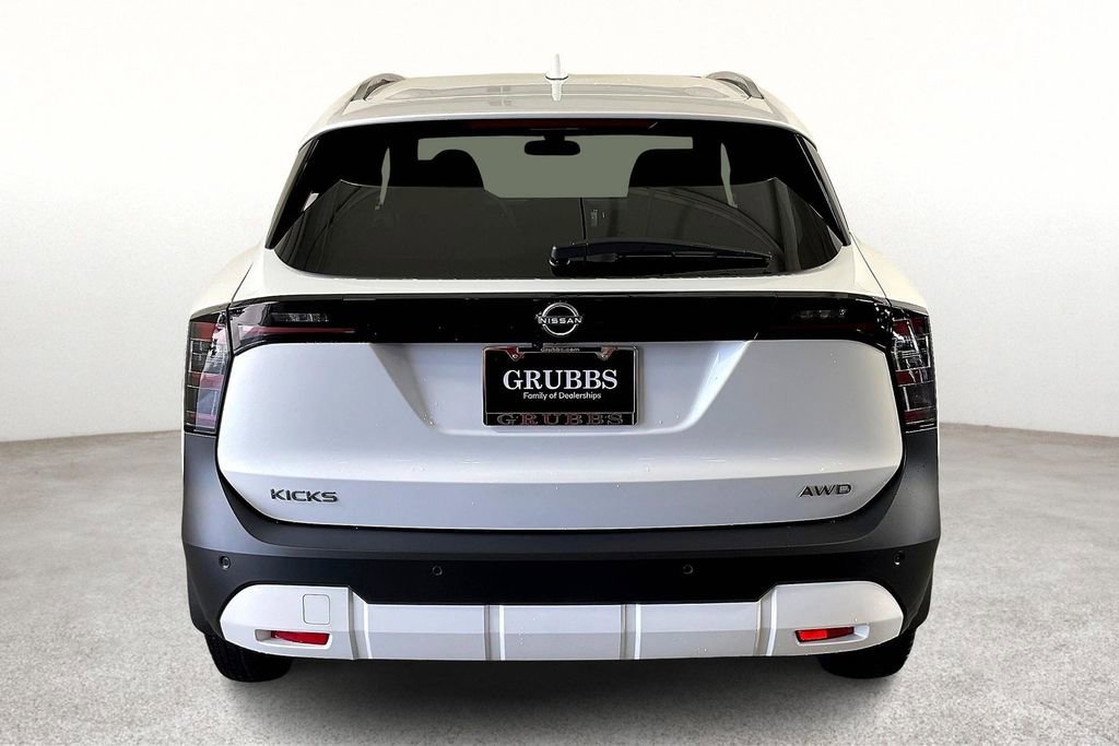 New 2025 Nissan Kicks SV w/ SV Premium Package image 8