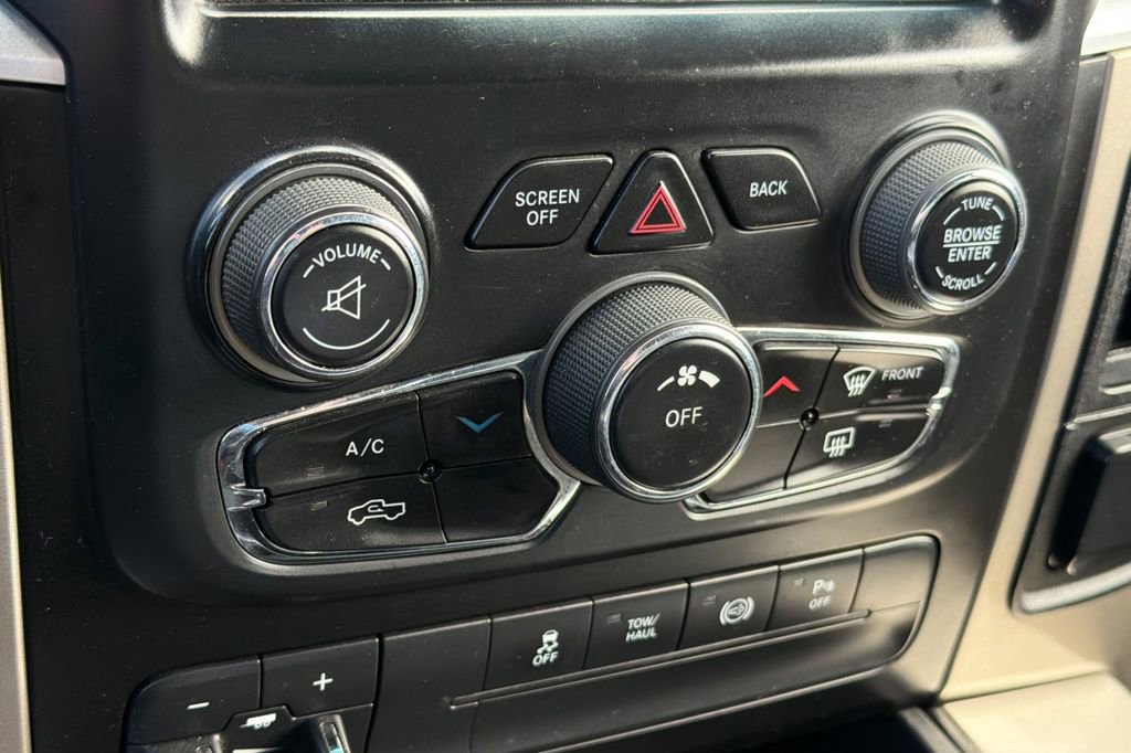Used 2013 RAM 3500 SLT w/ Luxury Group AWD/4WD image 17