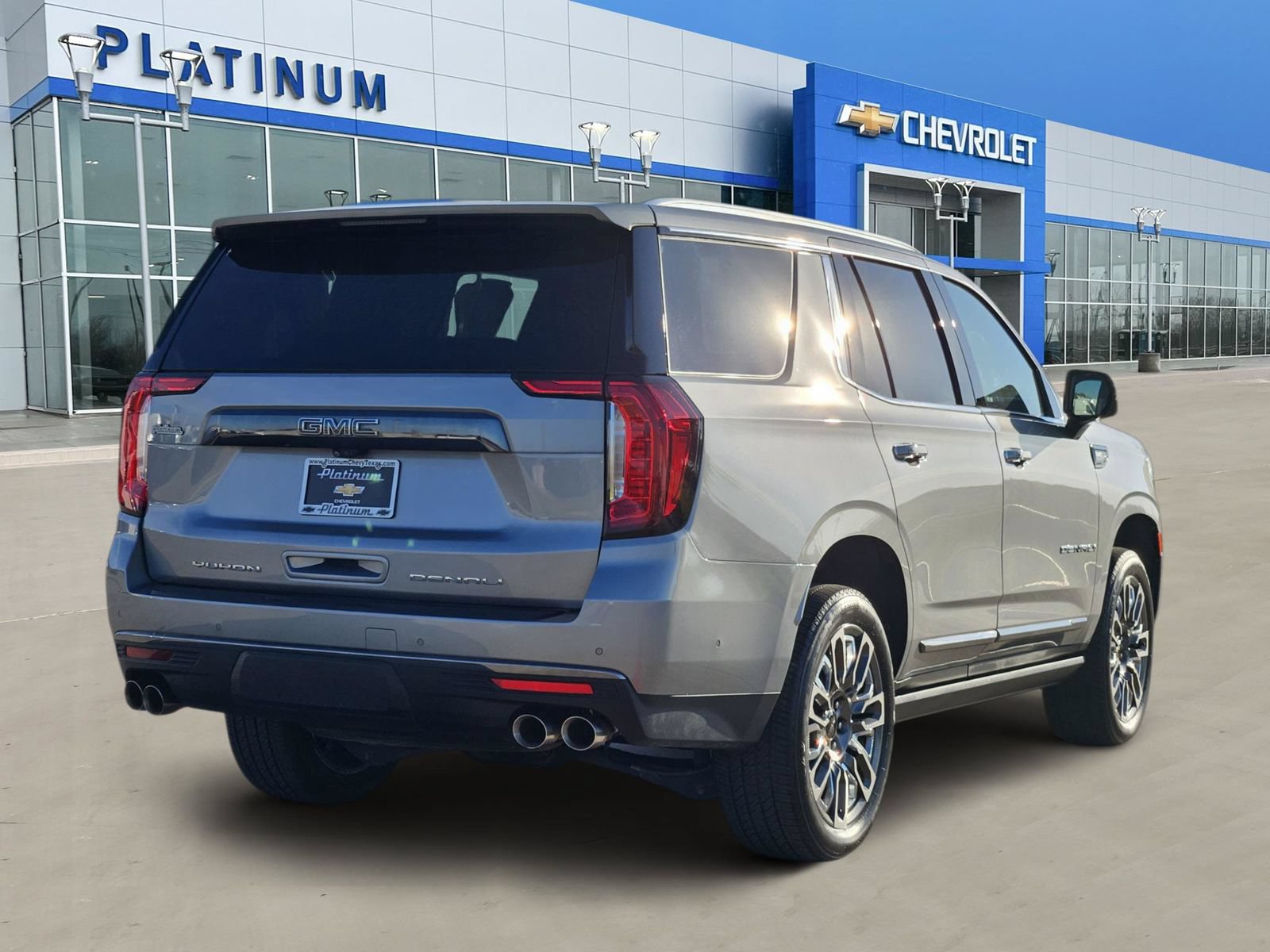 Used 2024 GMC Yukon Denali Ultimate AWD/4WD image 5