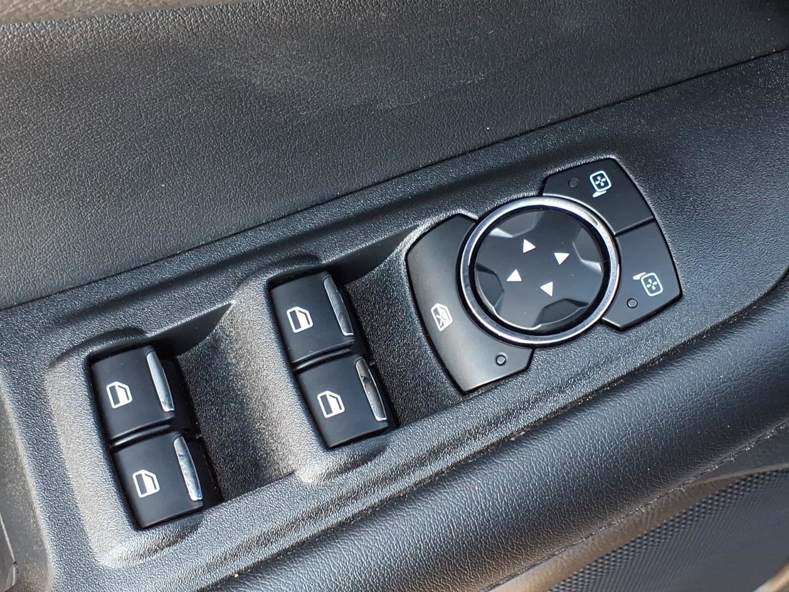 Used 2024 Ford Edge SE image 18