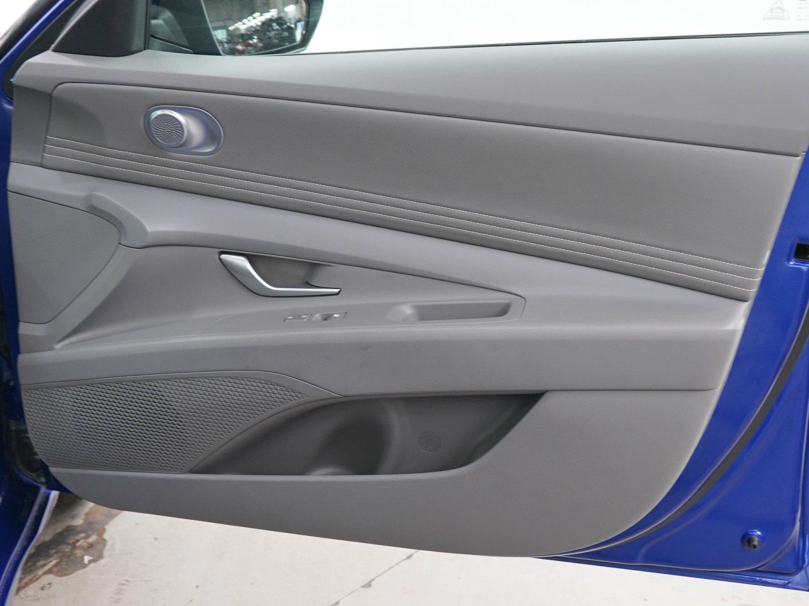 Used 2025 Hyundai Elantra SEL FWD image 11