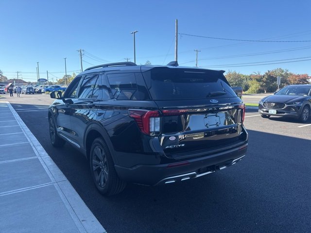 Used 2025 Ford Explorer Active w/ Active Comfort Package image 6