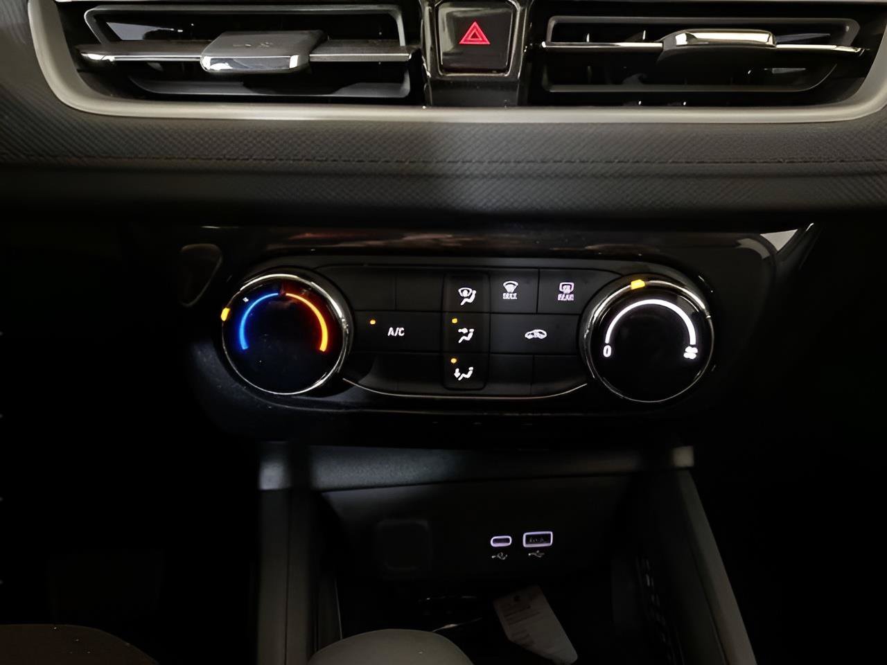 Certified 2024 Chevrolet TrailBlazer LT FWD image 42