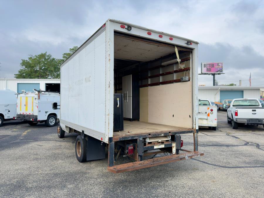 Used 2003 Ford E-350 and Econoline 350 Super Duty image 3