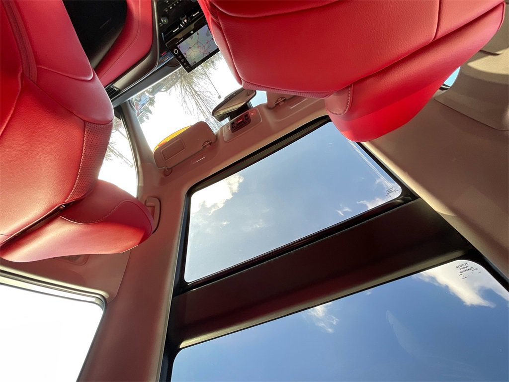 Used 2022 Toyota Camry XSE image 23