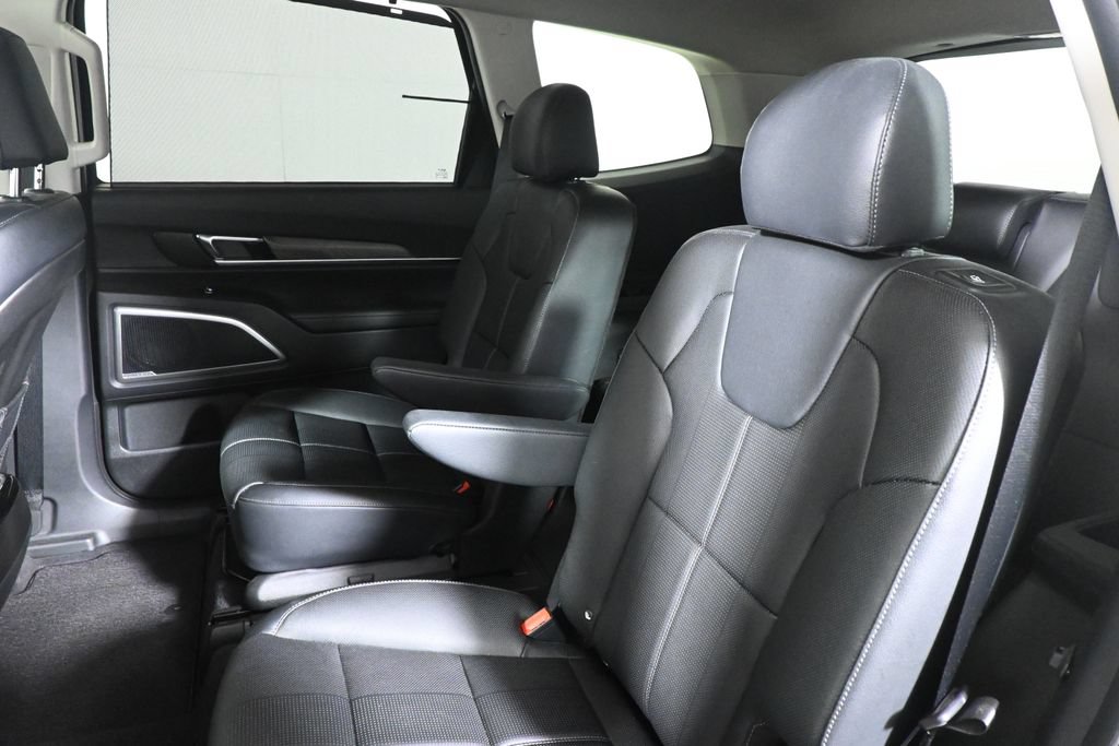 Used 2022 Kia Telluride EX w/ EX Premium Package AWD/4WD image 4