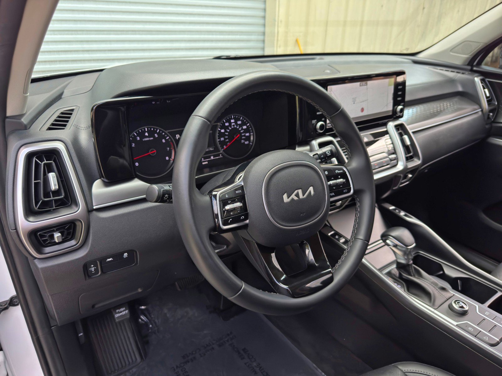 Used 2022 Kia Sorento S FWD image 12