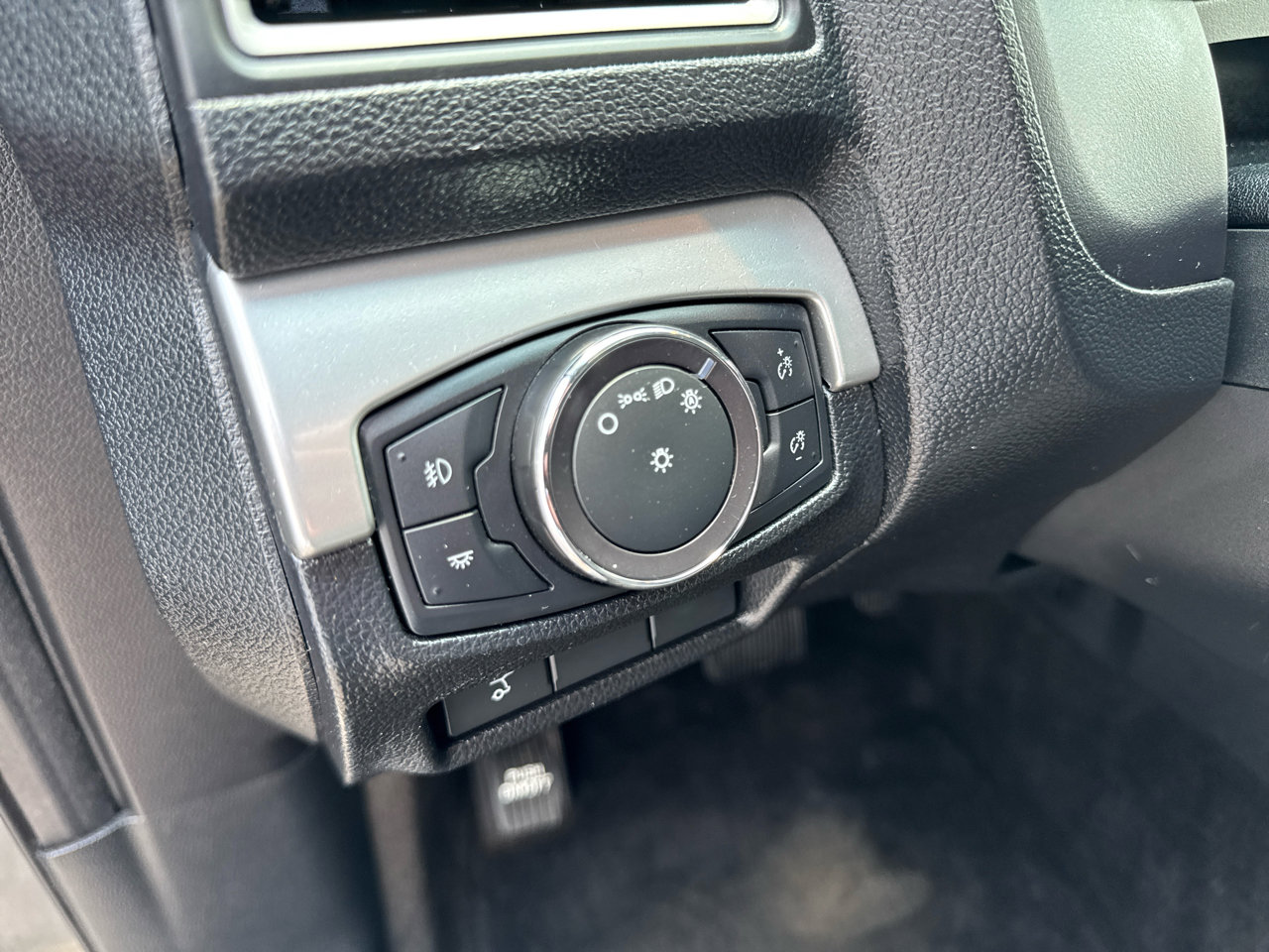 Used 2017 Ford Explorer XLT w/ Equipment Group 202A image 20