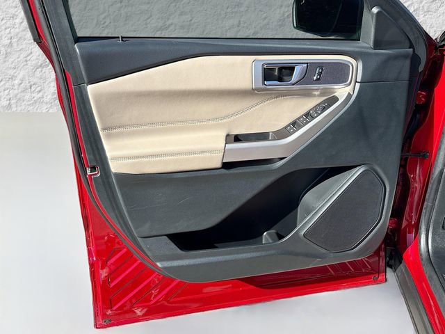 Used 2024 Ford Explorer XLT w/ Equipment Group 202A image 21