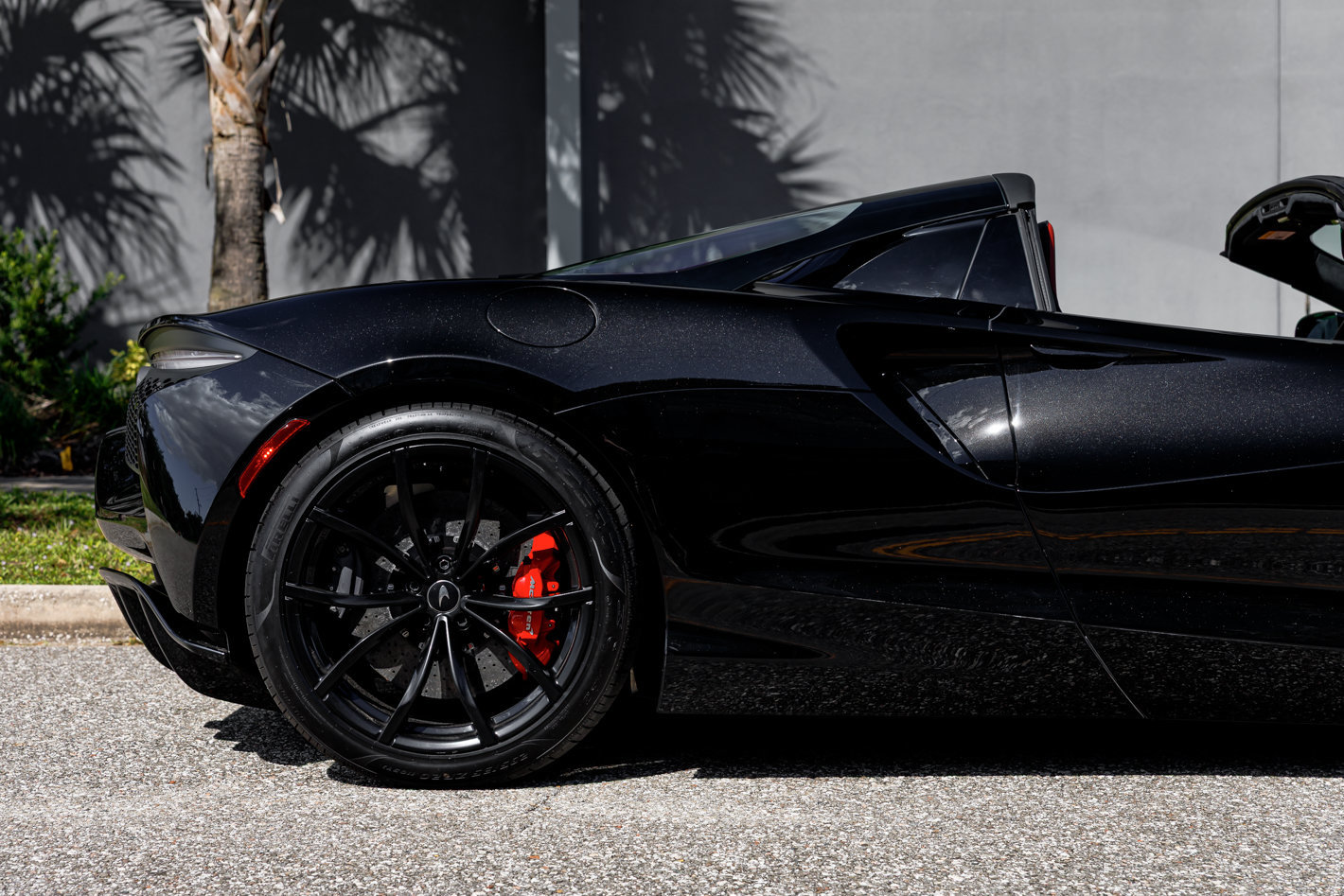 Used 2026 McLaren Artura Spider RWD image 16