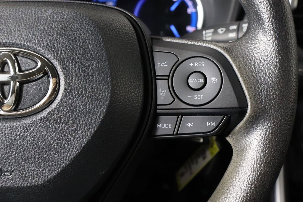 Used 2024 Toyota RAV4 LE AWD/4WD image 10