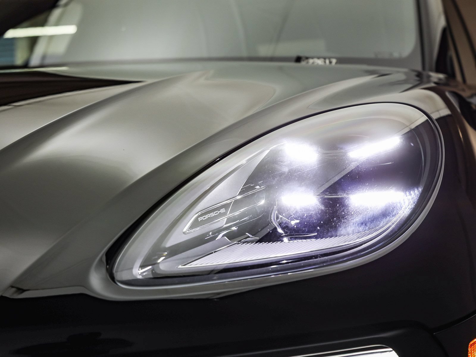 Certified 2026 Porsche Macan AWD/4WD image 11