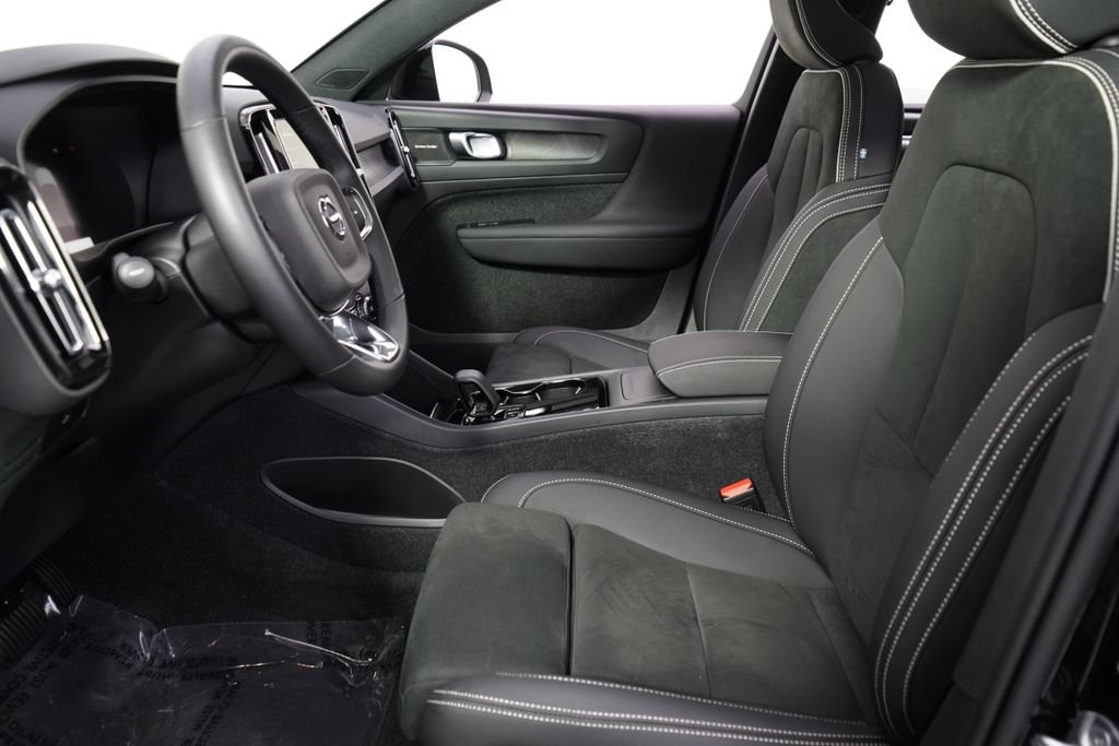 Used 2023 Volvo C40 P8 Recharge Ultimate AWD/4WD image 13
