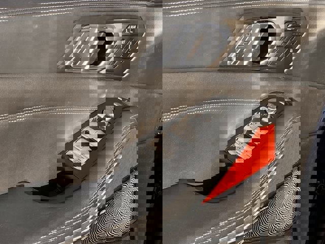 Used 2021 BMW ALPINA XB7 image 24