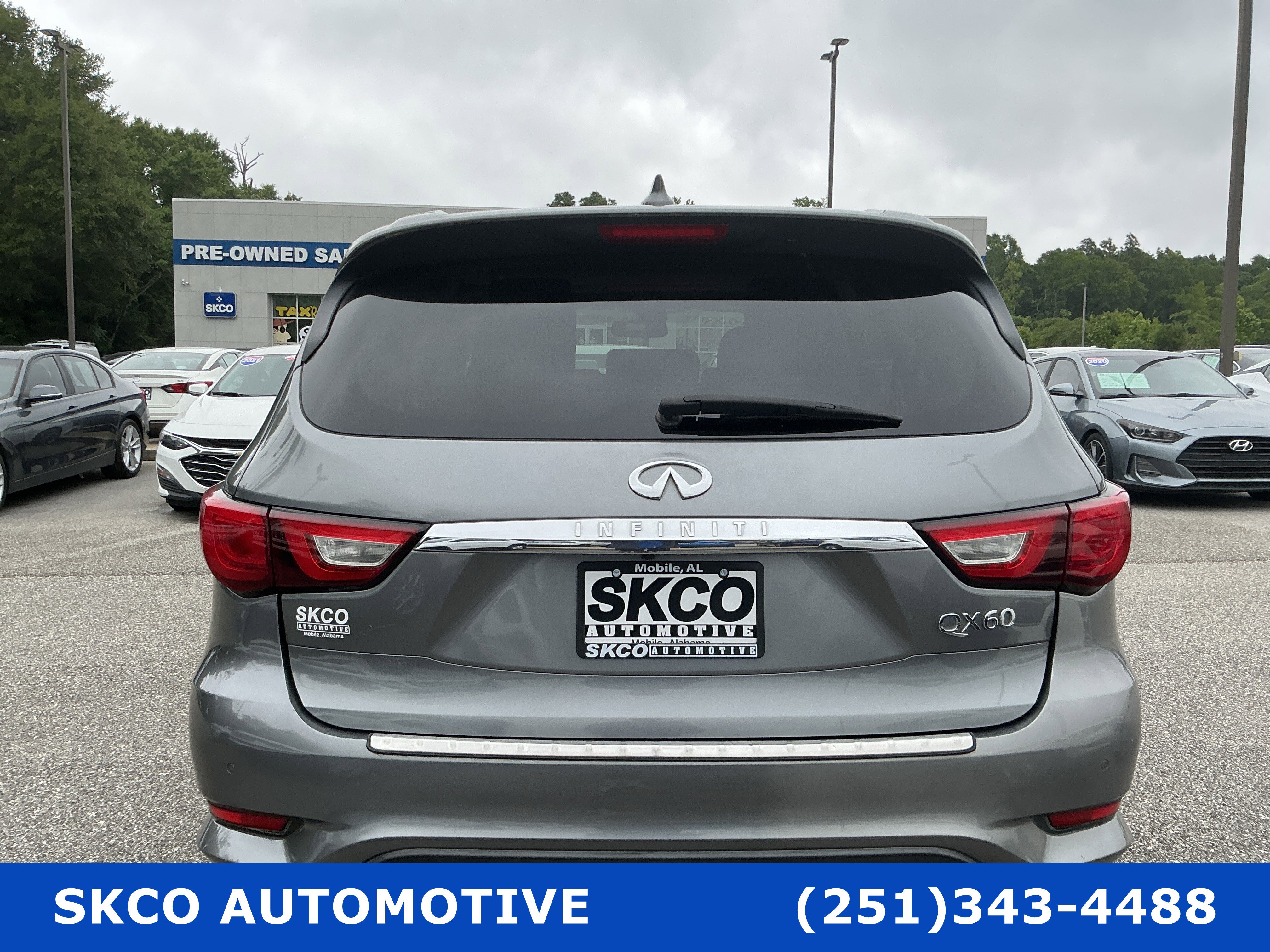 Used 2017 INFINITI QX60 FWD w/ Premium Plus Package image 4