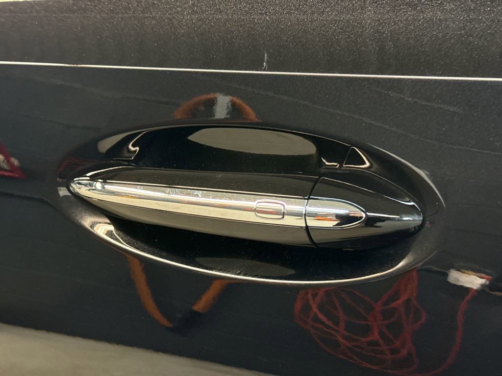 Certified 2025 Buick Envision Avenir image 13