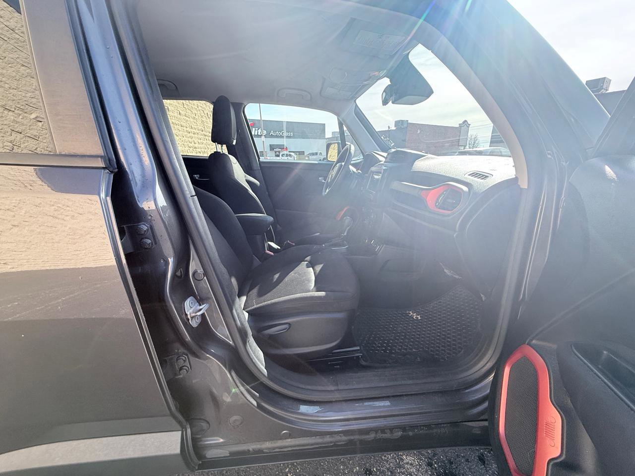 Used 2018 Jeep Renegade Sport w/ Power & Air Group image 11