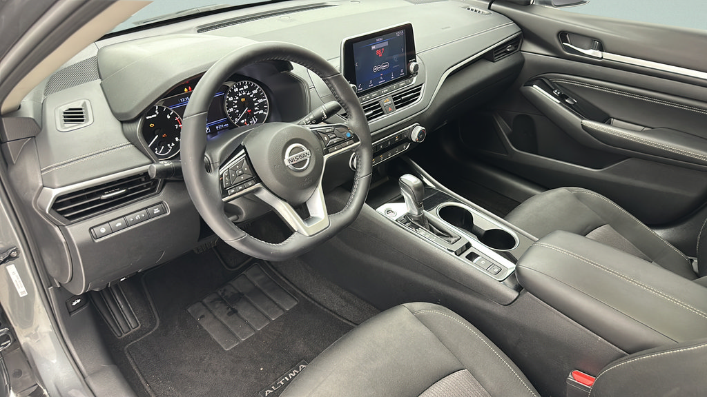 Used 2021 Nissan Altima 2.5 SV w/ SV Premium Package FWD image 12