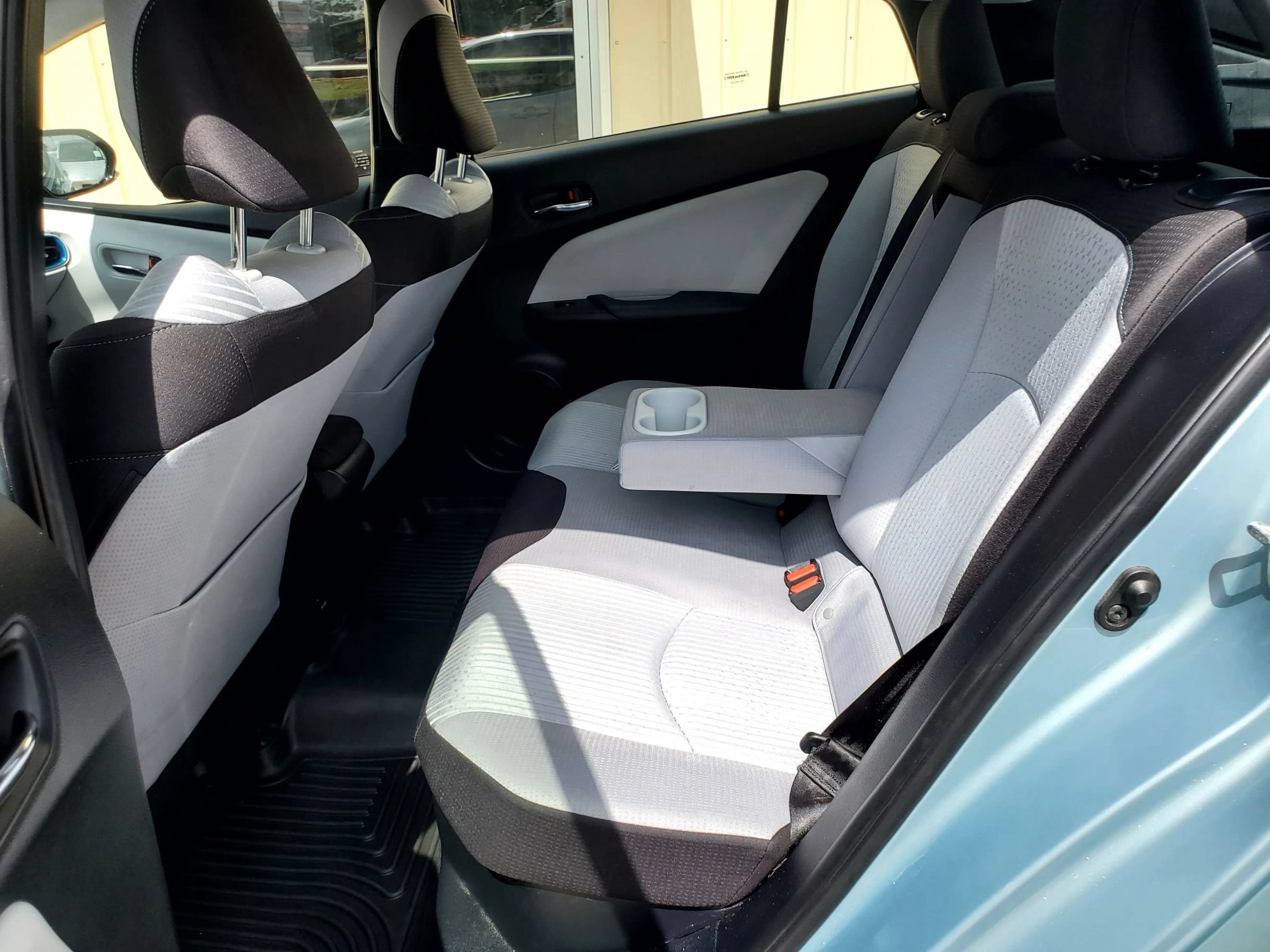 Used 2017 Toyota Prius Three w/ Carpet Mat Package FWD image 5