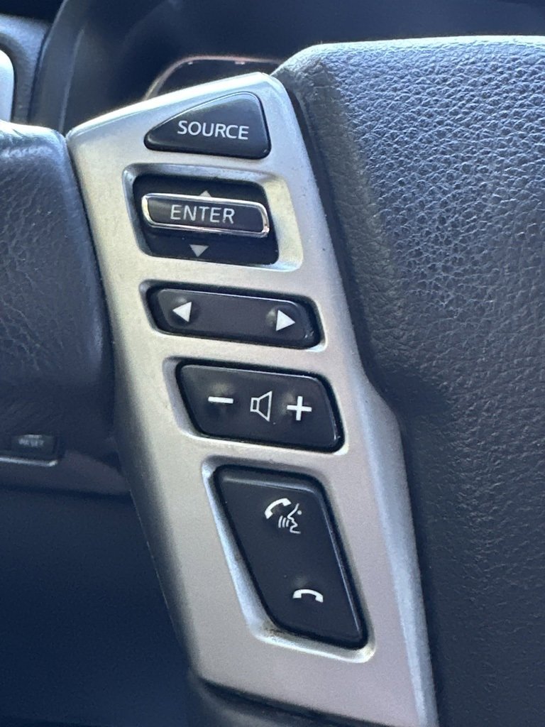Used 2018 Nissan Titan SV w/ SV Convenience Package image 24