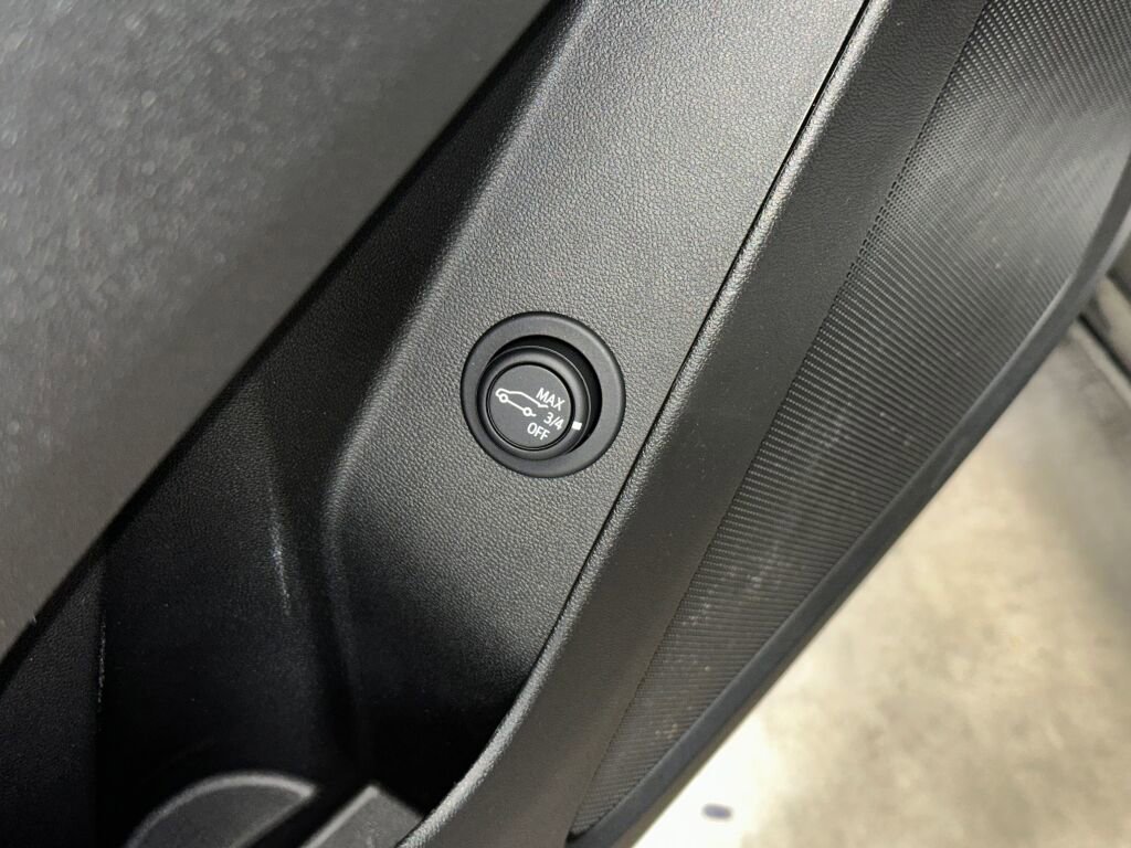 Certified 2024 Chevrolet Equinox LT w/ LPO, Floor Liner Package image 6