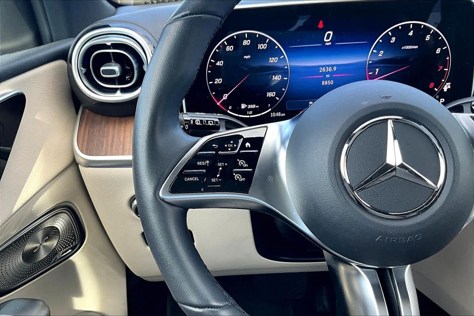 Used 2025 Mercedes-Benz GLC 300 4MATIC image 24