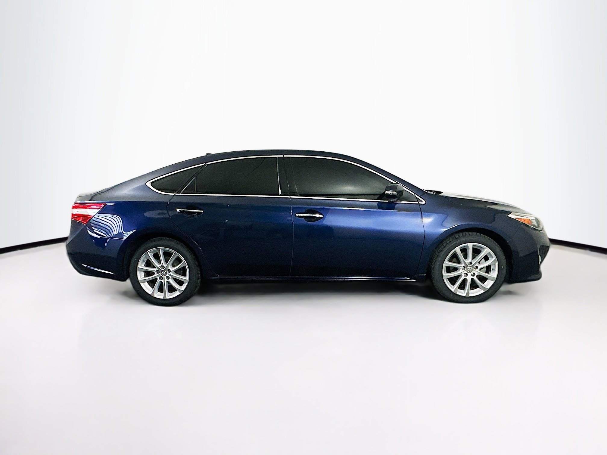 Used 2014 Toyota Avalon Limited FWD image 10