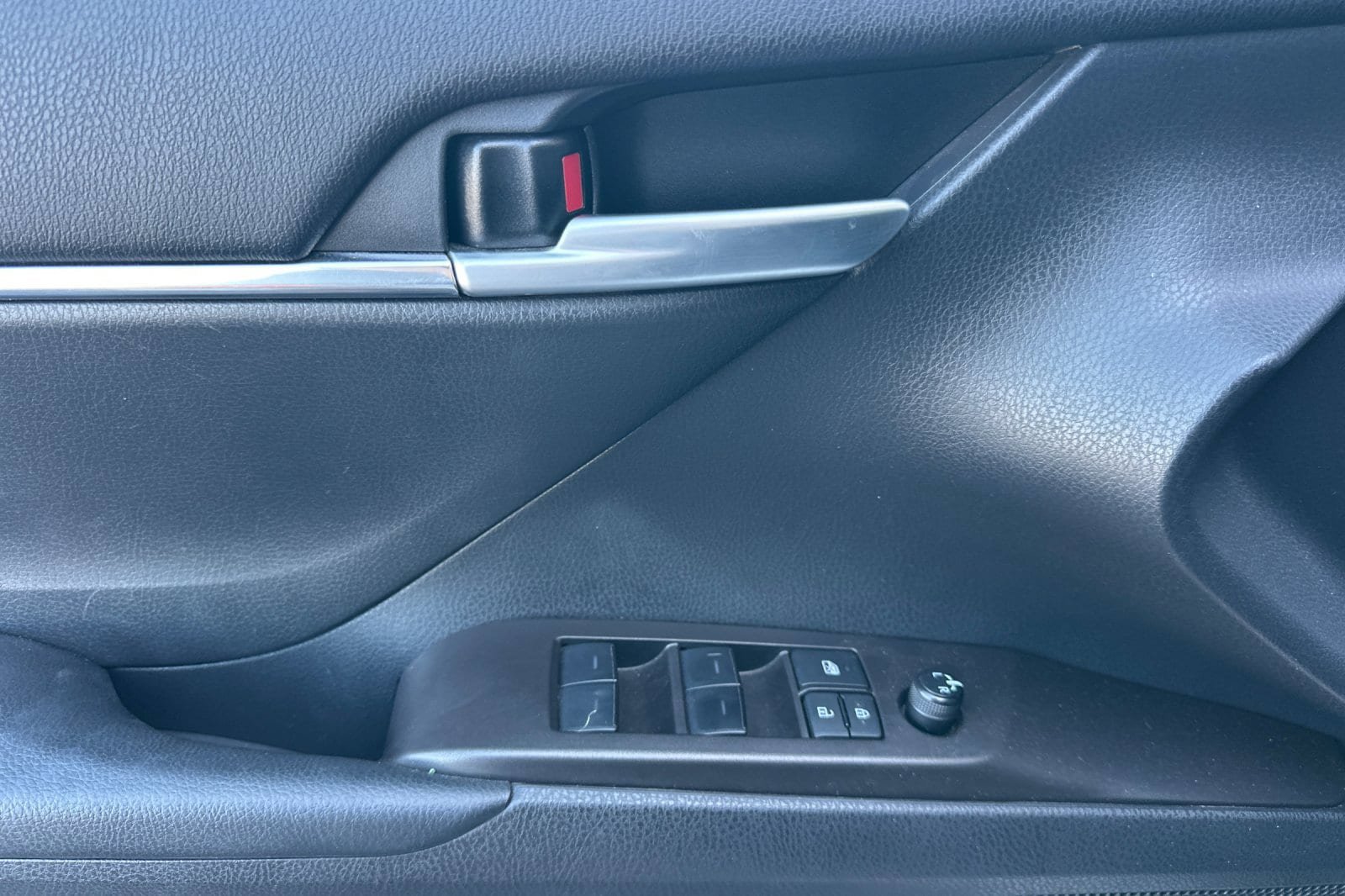 Certified 2024 Toyota Camry SE FWD image 11