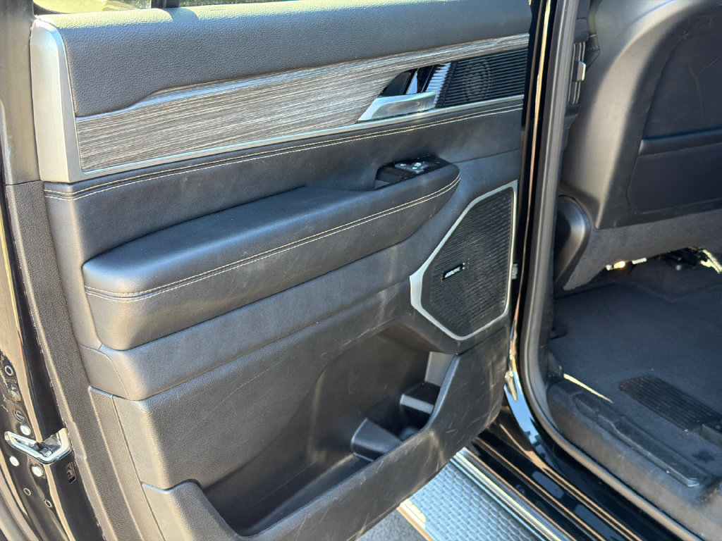 Used 2024 Jeep Wagoneer Series II AWD/4WD image 21