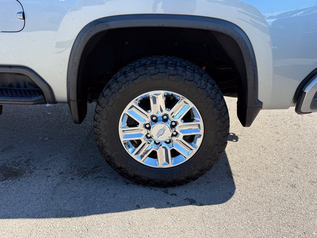 Used 2024 Chevrolet Silverado 2500 High Country w/ Technology Package AWD/4WD image 21
