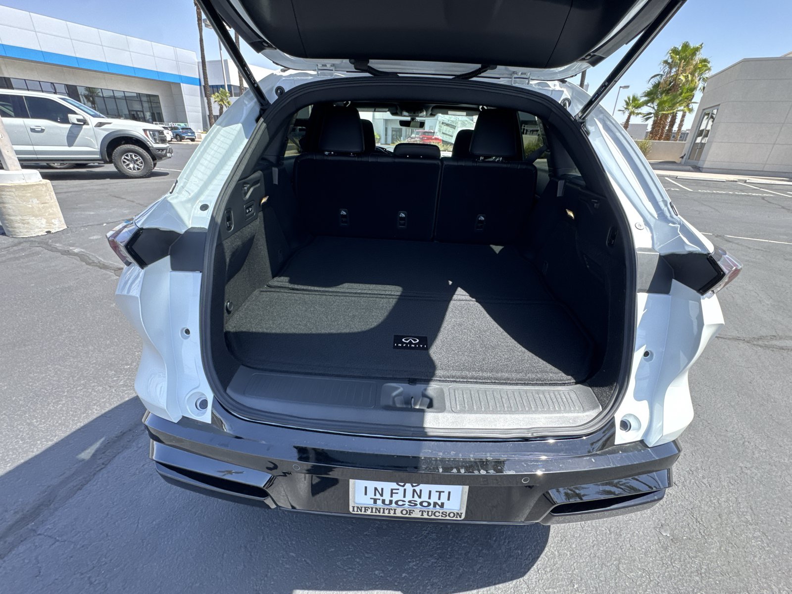 New 2027 INFINITI QX65 Luxe w/ Cargo Package AWD/4WD image 27