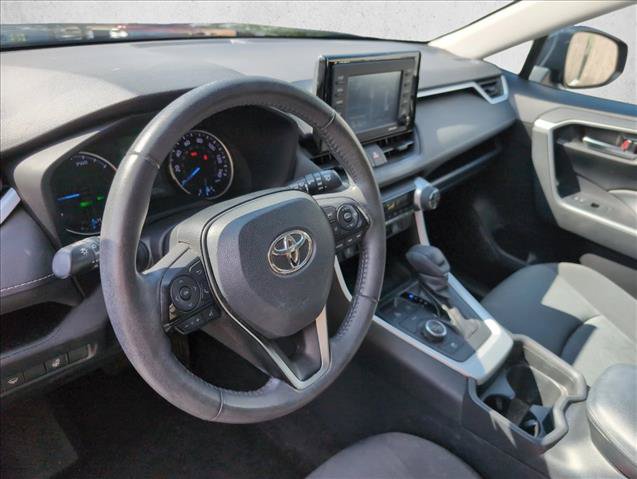 Used 2021 Toyota RAV4 XLE w/ XLE Grade Weather Package AWD/4WD image 9