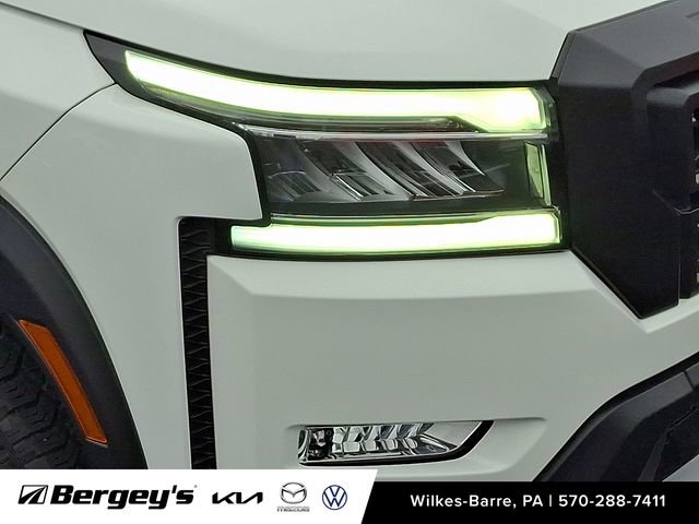 Used 2023 Nissan Frontier PRO-4X w/ Pro Convenience Package image 11