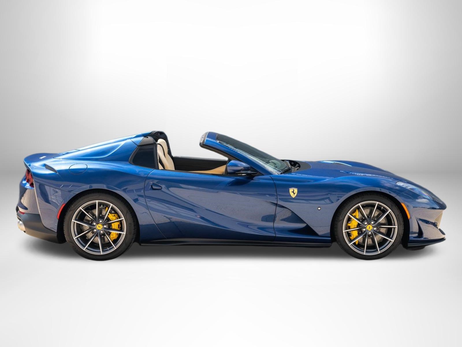 Used 2021 Ferrari 812 GTS RWD image 7