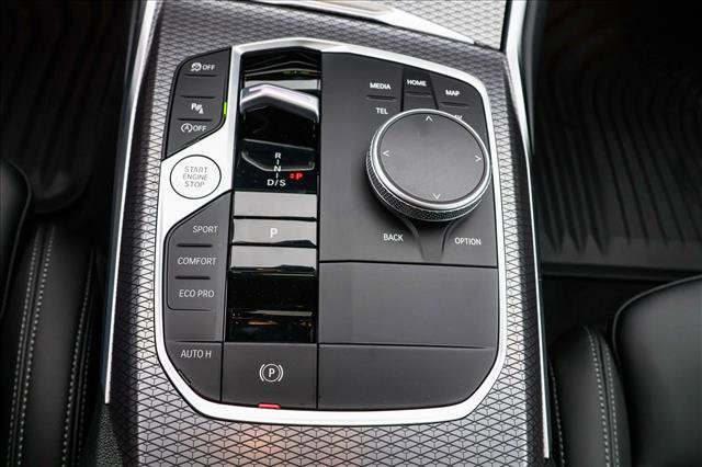 Certified 2025 BMW 330i xDrive Sedan w/ Convenience Package image 19