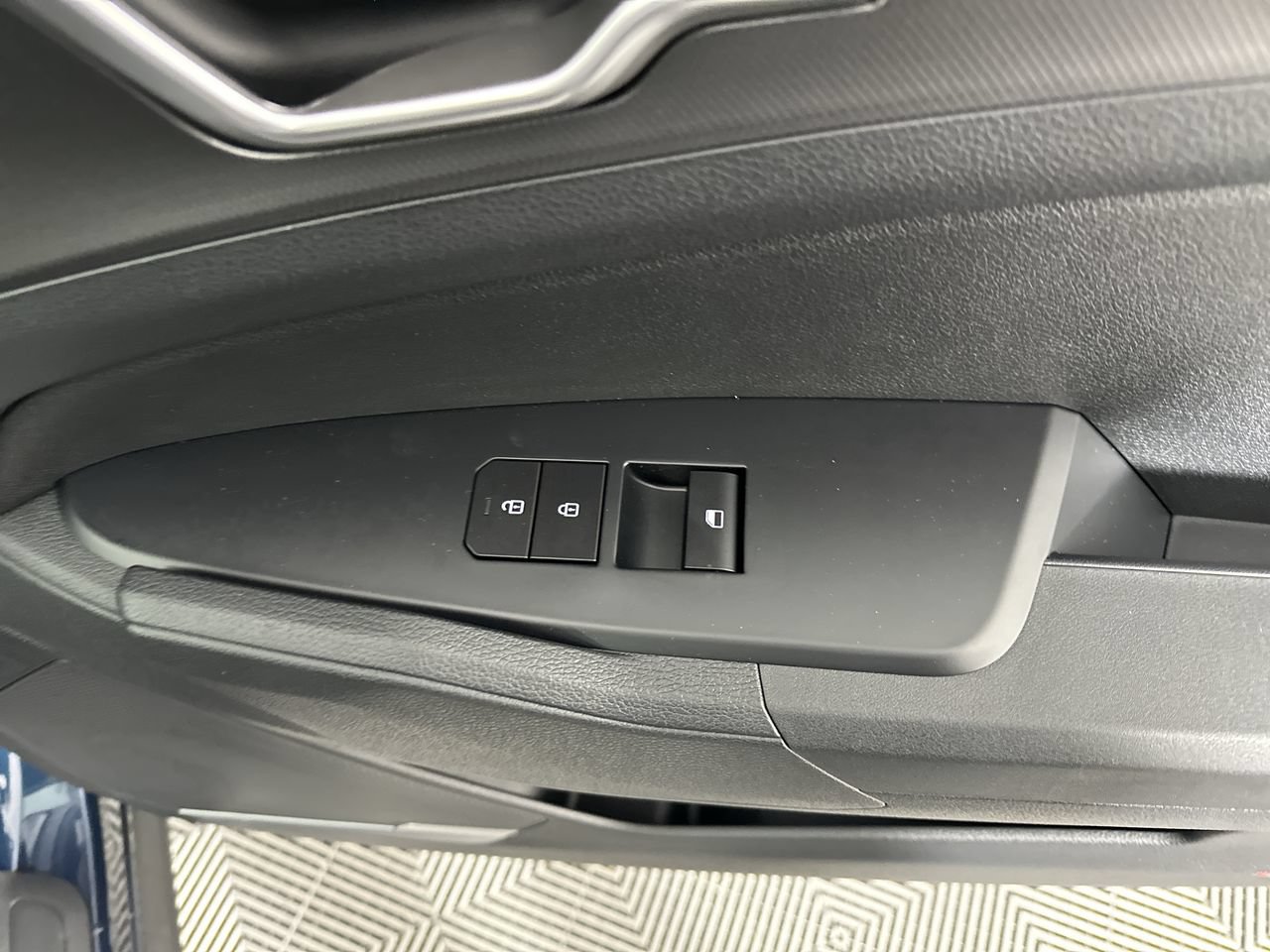New 2027 Kia Sportage S FWD image 13