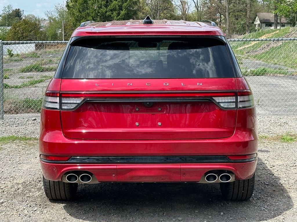 New 2026 Lincoln Aviator AWD w/ Jet Appearance Package image 5