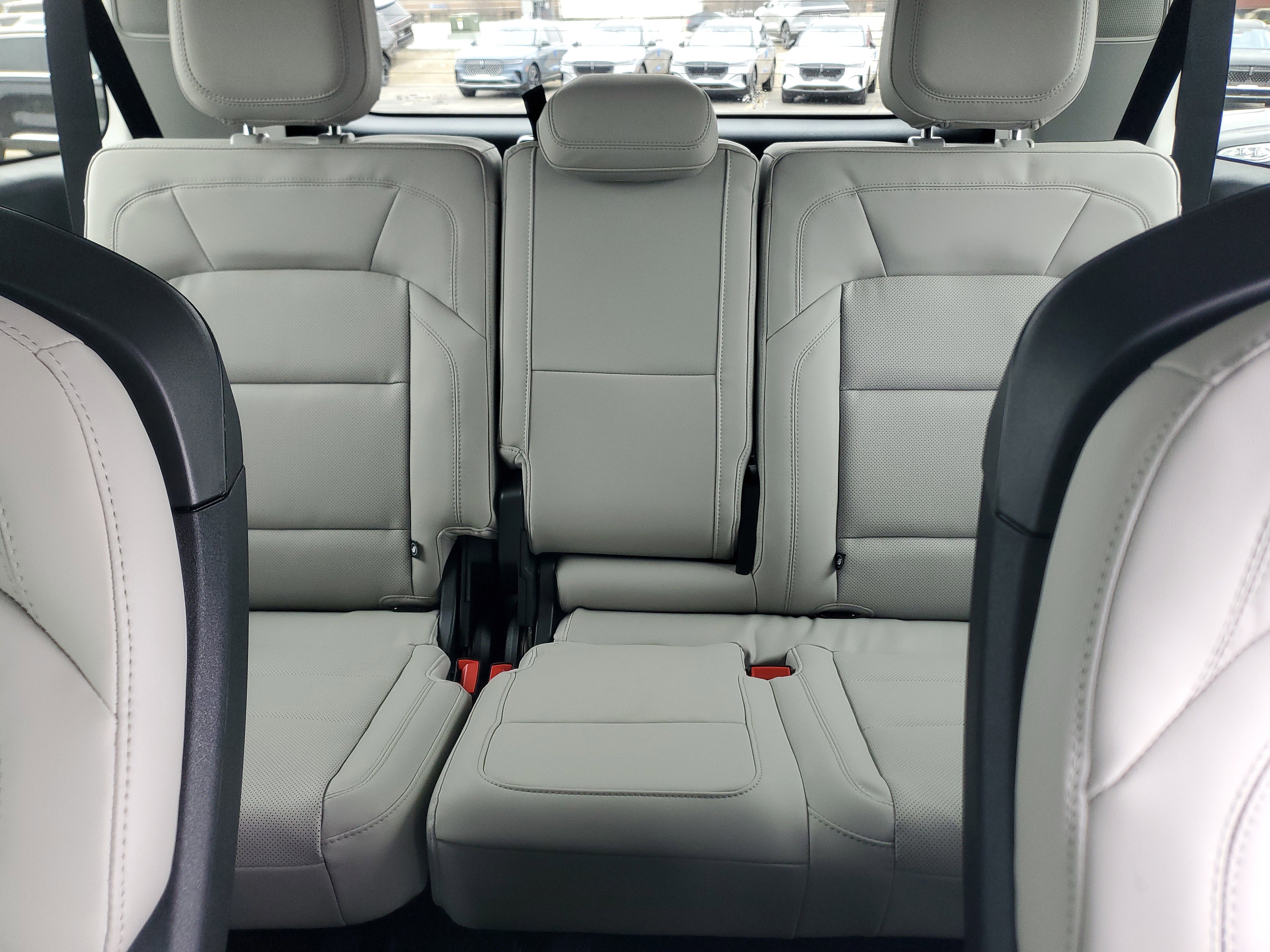 New 2026 Lincoln Navigator L Reserve AWD/4WD image 31