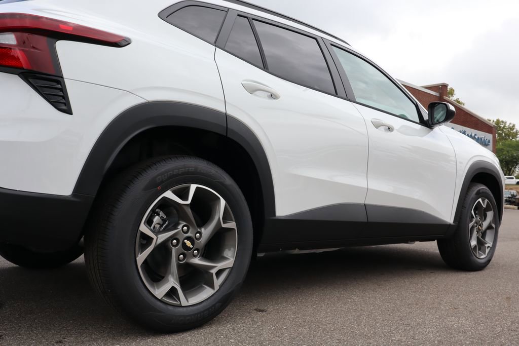 New 2026 Chevrolet Trax LT w/ Driver Confidence Package image 30