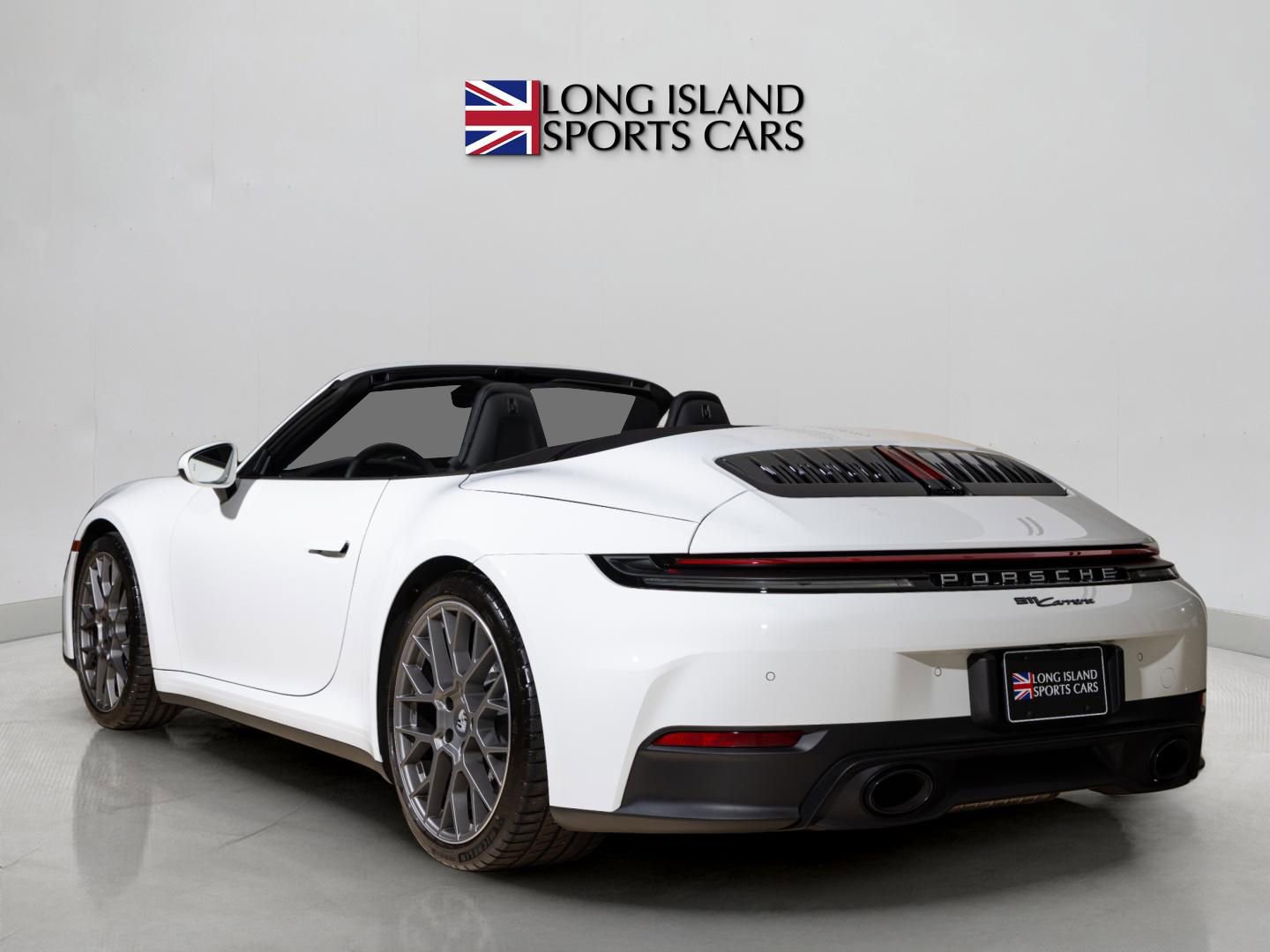 Used 2025 Porsche 911 Carrera RWD image 5