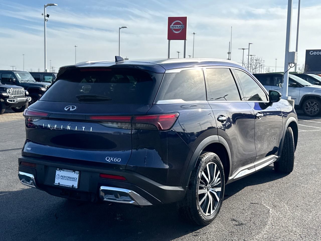 Used 2022 INFINITI QX60 Sensory image 3