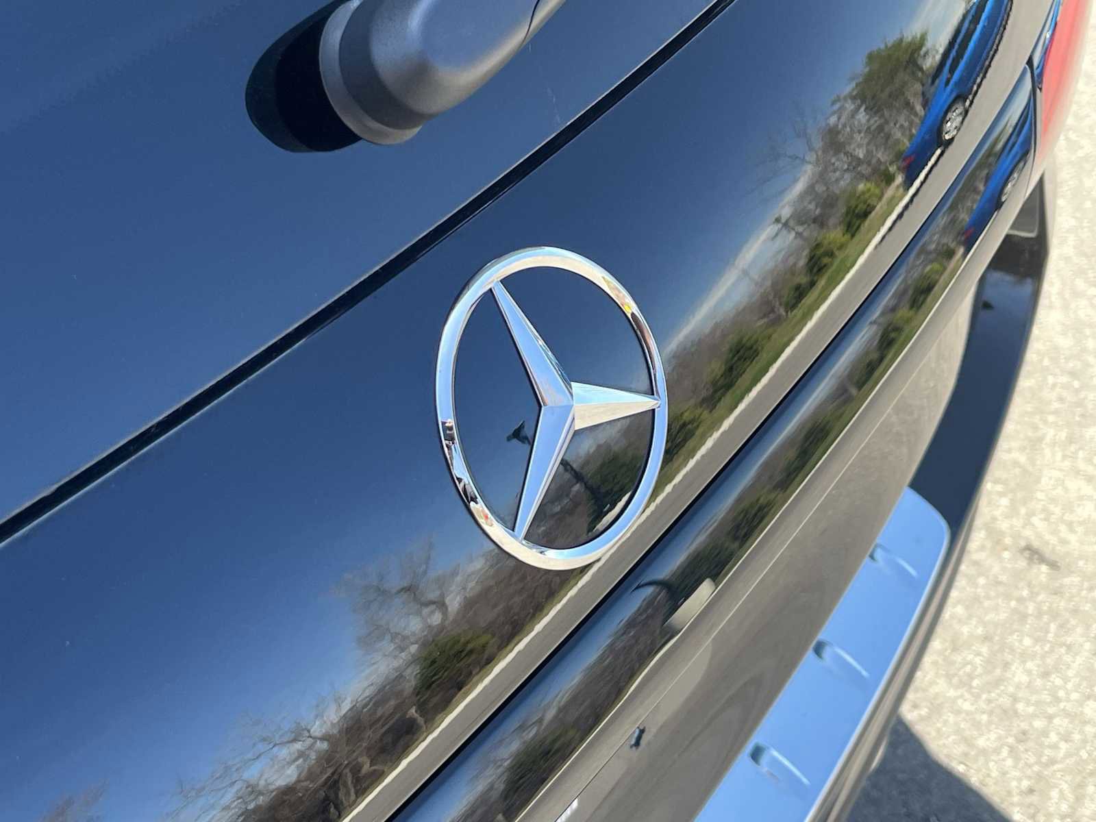 Used 2025 Mercedes-Benz GLC 300 4MATIC image 24