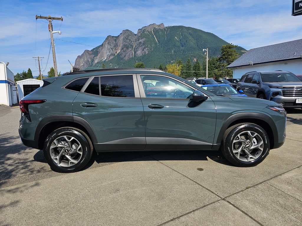 New 2026 Chevrolet Trax LT w/ LT Convenience Package FWD image 4
