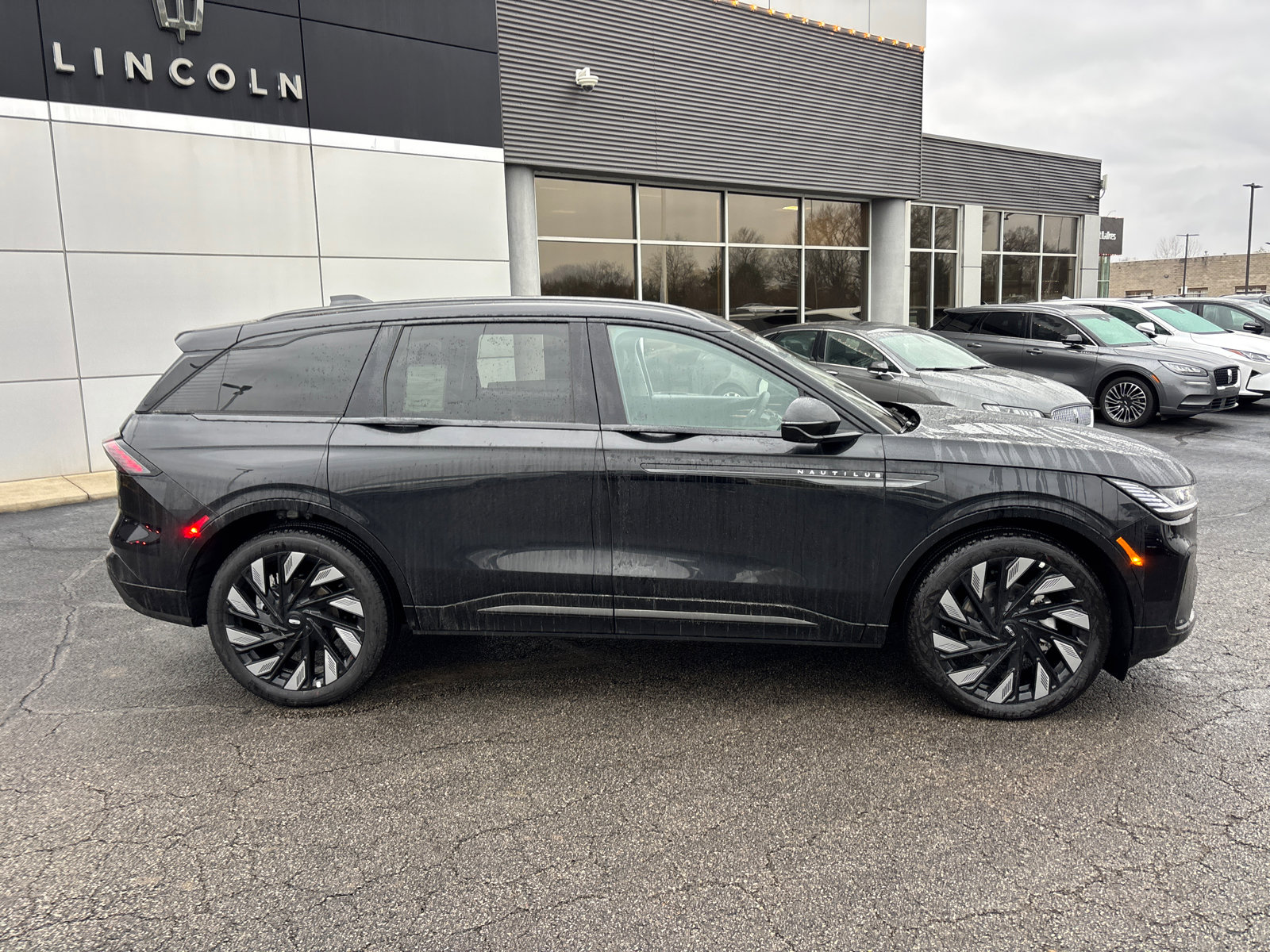 New 2026 Lincoln Nautilus Reserve w/ Jet Appearance Package image 8