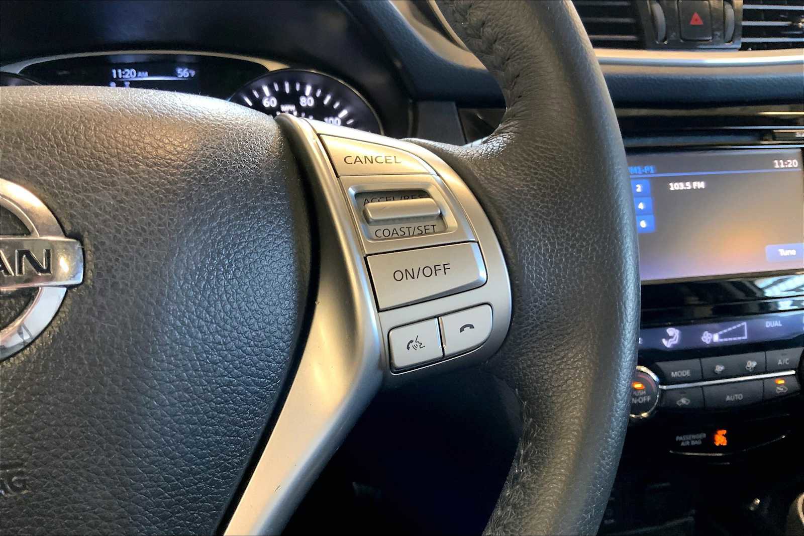 Used 2016 Nissan Rogue SL w/ SL Premium Package image 24