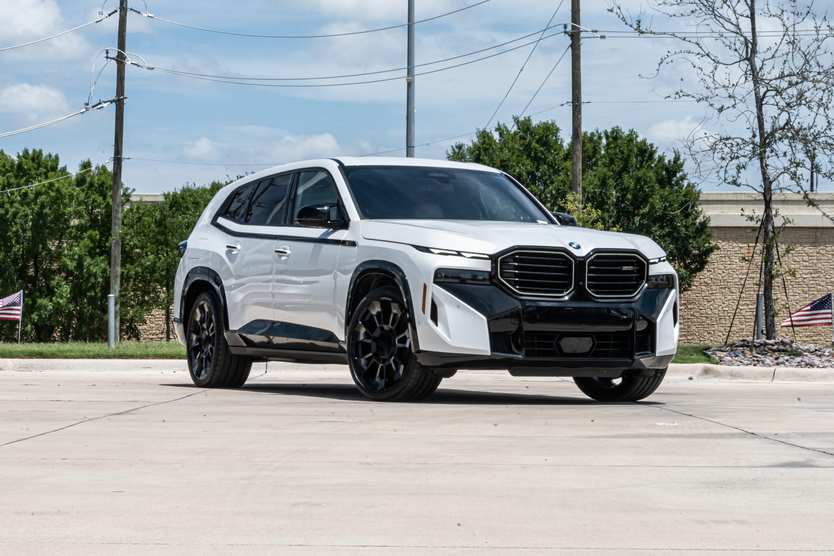 Used 2023 BMW XM AWD/4WD image 2