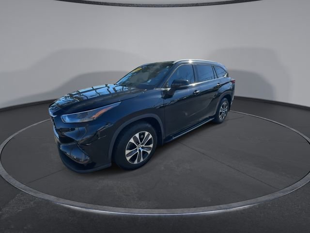 Used 2022 Toyota Highlander XLE image 7