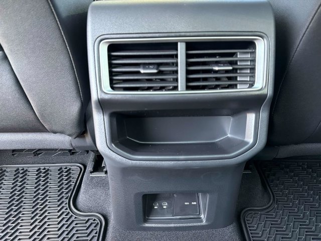 Used 2026 Volkswagen Atlas Cross Sport SE FWD image 14